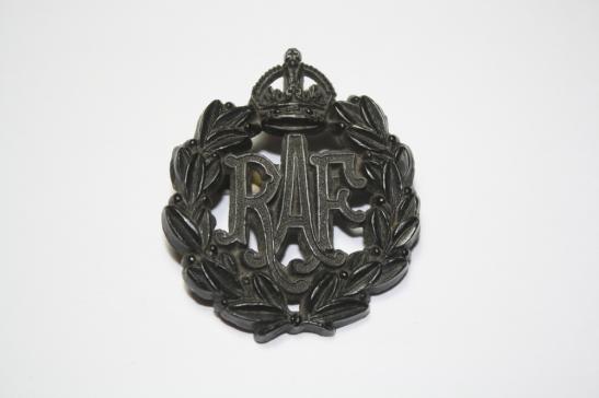 Royal Airforce WW2 Economy Plastic Cap Badge