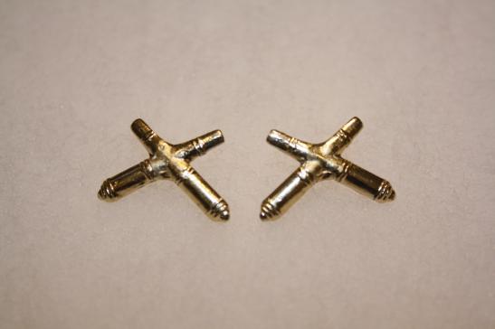 Russian Artillery Pair Collar Badges