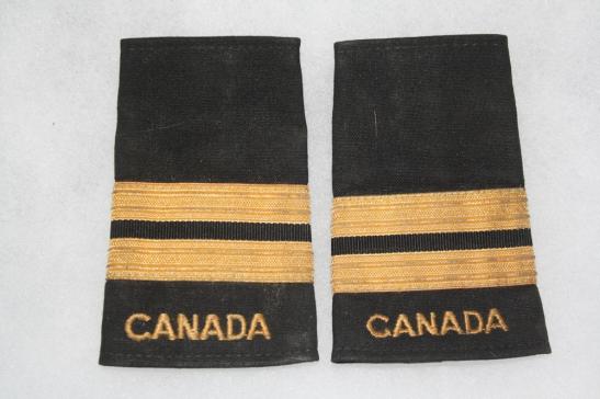 Canadian Captain rank epaulettes Pair