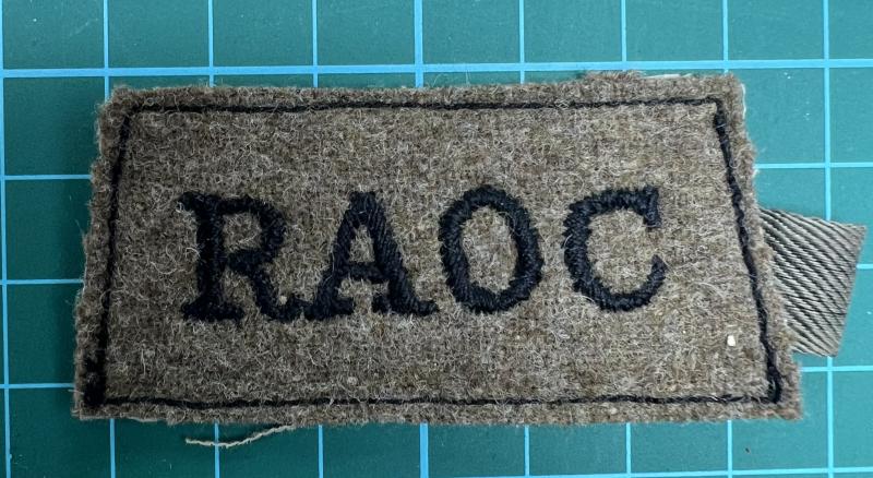 WW2 Royal Army Ordnance Corps Slip on Shoulder Title