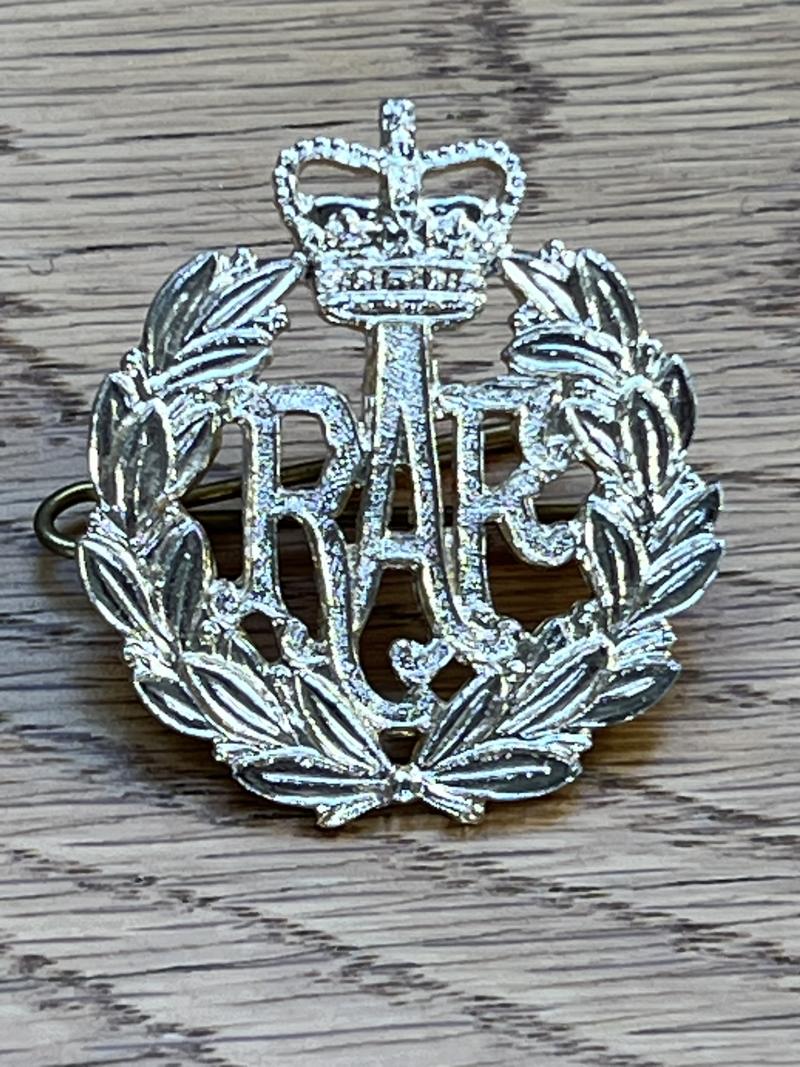 Royal Air Force Queens Crown Cap Badge