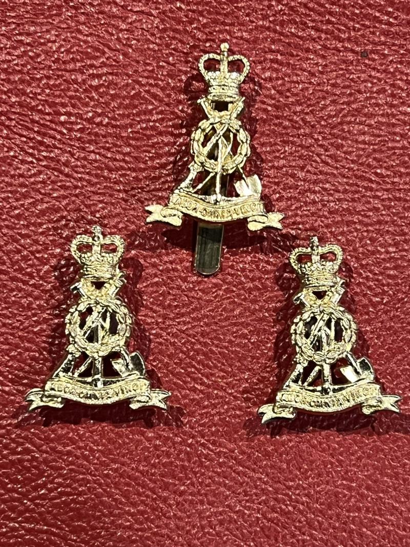 Royal Pioneer Cap & Collar Badge Set Old Patten