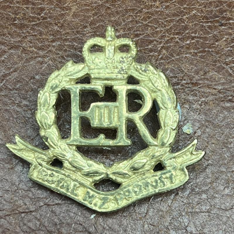 Royal New Zealand Provost Corps Cast Cap Badge