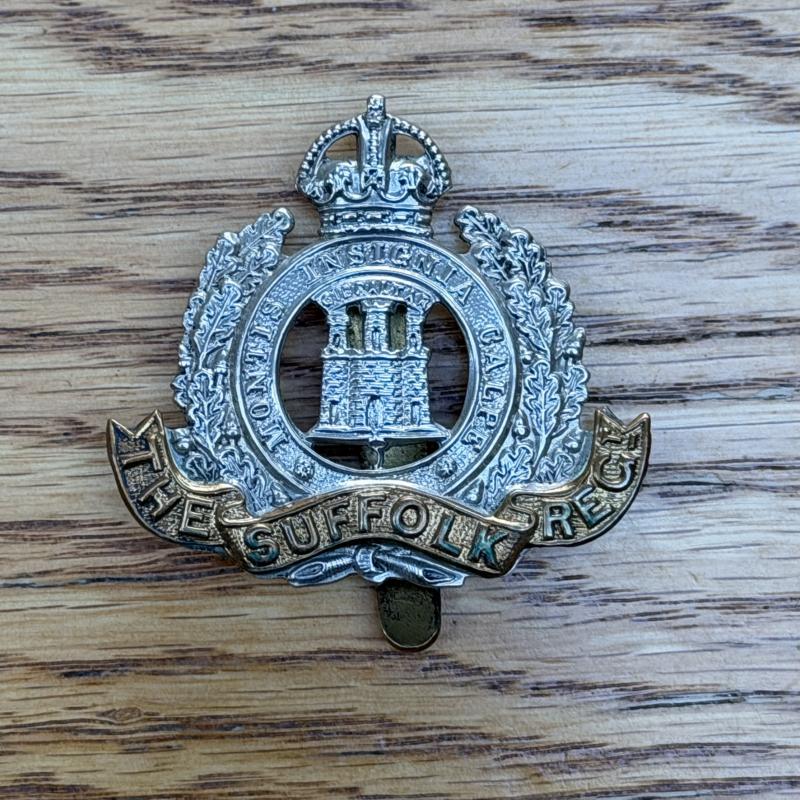Suffolk Regiment Bi Metal Cap Badge Kings Crown Original